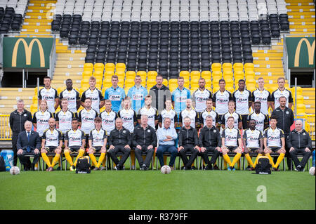 BRUGES, BELGIQUE - 10 juillet : les joueurs et le personnel en photo pendant la saison 2018 - 2019 séance photo de Sporting Lokeren le 10 juillet 2018 à Lokeren, Belgique. Photo par Christophe Ketels/Isosport Banque D'Images