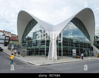 Bibliothèque de la ville de Tromsø et l'archivage, l'architecture moderne avec une grande façade de verre, Tromsö, Norvège Banque D'Images