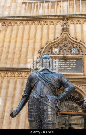 Bodleian Library Statue de Sir Thomas Bodley à Oxford Banque D'Images