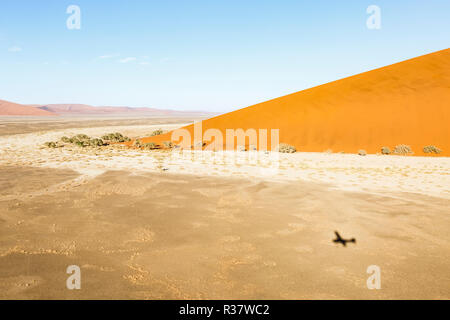 Vue aérienne, les dunes de Sossusvlei, le Parc National Namib-Naukluft National Park, Namibie Banque D'Images
