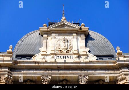 Cartagena, Espagne - 1 août 2018 : Date d'inscription MCMVII (1907) sur le Palacio Consistorial, ou de ville, également connu comme le palais de Carthagène, est Banque D'Images