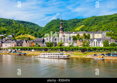 La vieille ville de Cochem et la rivière Mosel en Allemagne Banque D'Images