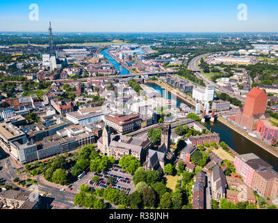 La ville de Duisburg en Allemagne vue panoramique aérienne Banque D'Images