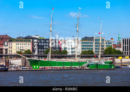 Rickmer Rickmers est un voilier amarré en permanence comme un bateau musée à Hambourg Banque D'Images