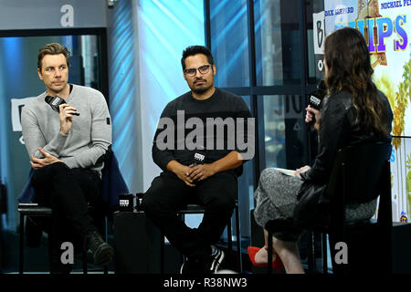 NEW YORK, NY - 23 mars : Dax Shepard et Michael Pena assister à construire série présente la discussion 'CHIPS' à construire Studio le 23 mars 2017 dans la ville de New York. (Photo par Steve Mack/S.D. Mack Photos) Banque D'Images