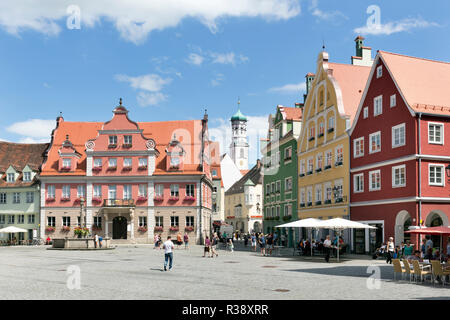 Maison de la Grande Guilde et maisons de ville historique au marché, Memmingen, souabe, Bavière, Allemagne Banque D'Images