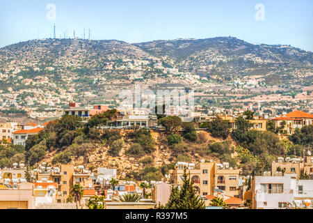 Vue de la ville de Paphos à Chypre. Paphos est connue comme le centre de l'histoire ancienne et la culture de l'île. Il est très populaire en tant que centre de Banque D'Images