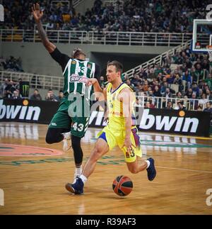 Athènes, Grèce. 21 Nov, 2018. Thanasis Antentokoubo de Panathinaikos BC vu en action au cours de la Turkish Airlines EuroLeague 2018/2019 Saison régulière Journée 8 match entre l'OPAP Panathinaikos Athènes et le FC Barcelone au centre sportif olympique de Lassa Athènes. Credit : Ioannis Alexopoulos SOPA/Images/ZUMA/Alamy Fil Live News Banque D'Images