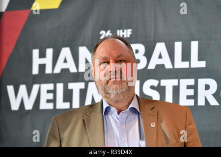 Munich, Allemagne. 21 Nov, 2018. Andreas Michelmann, Président de la Fédération allemande de Handball, image unique, seul motif, portrait, portrait, portraits. Conférence de presse "50 jours pour la Coupe du Monde de Handball 2019' sur 21.11.2018 à Munich. Utilisation dans le monde entier | Credit : dpa/Alamy Live News Banque D'Images