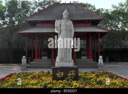 Beijing, Chine. 12 octobre, 2018. Photo prise le 12 octobre 2018 montre la statue de Dame Fu Hao au dans Anyang, Yinxu du centre de la Chine la province du Henan. Un crédit : Li/Xinhua/Alamy Live News Banque D'Images