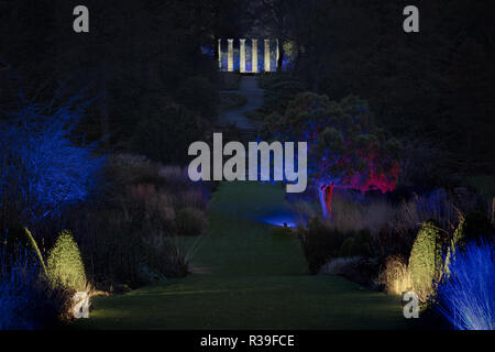 Harrogate, North Yorkshire, UK. 21 novembre 2018. Jardin d'hiver Presse Illuminations événement tenu au RHS Gardens Harlow Carr, Harrogate, North Yorkshire, Royaume-Uni Crédit : Pris Light Photography Limited/Alamy Live News Banque D'Images