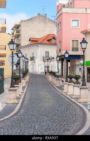 Ruelle de la ville d'Alcobaça Banque D'Images