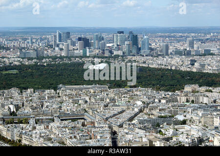 Vue aérienne du bois de Boulogne et de la dÃ©fense à paris,France Banque D'Images