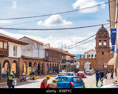 Cusco, Pérou - 6 janvier, 2017. Vue du portail Espinar porte et la Basilique Menor de la Merced church Banque D'Images