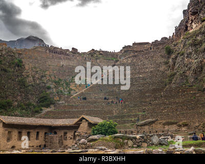 Vue sur le sanctuaire d'Ollantaytambo Banque D'Images