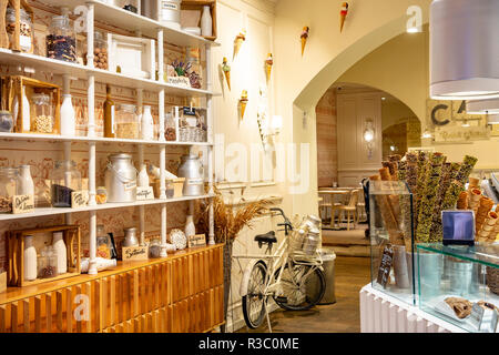 Magasin de crème glacée et Gelato dans le centre de Rome, Latium, Italie Banque D'Images