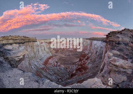 Coal Mine Canyon au coucher du soleil, près de Tuba City, Arizona, une partie de l'Moenkopi Washington se trouve entre la Réserve Navajo et Hopi Banque D'Images