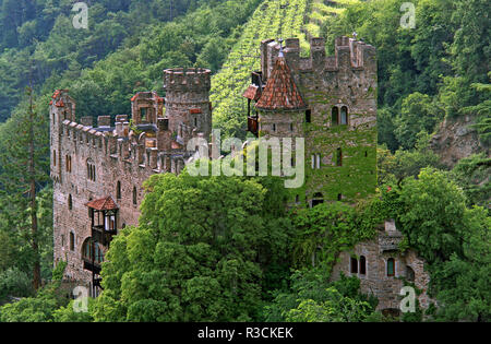 Château brunnenburg fontana près de Dorf Tirol Banque D'Images