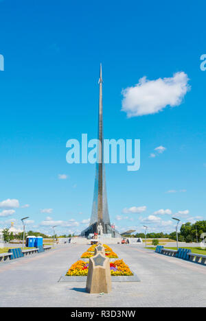 Monument des conquérants de l'espace Musée de l'astronautique, maisons, Ostankinsky district, Moscou, Russie Banque D'Images