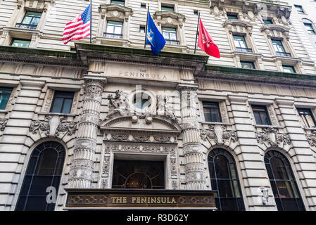 La ville de New York, USA - Le 28 juillet 2018 : l'hôtel Peninsula sur la Cinquième Avenue (5e Avenue) à Manhattan à New York City, USA Banque D'Images