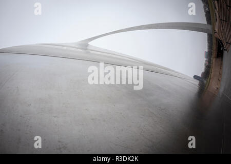 La Gateway Arch, un 630 pieds (192 m) monument à St Louis, Missouri, USA, l'écran le plus grand du monde. Banque D'Images