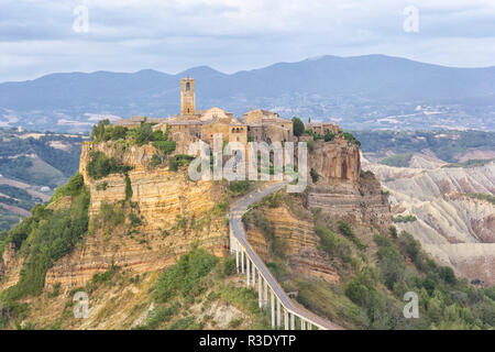 Civita di Bagnoregio : la ville fantôme sur la colline Banque D'Images