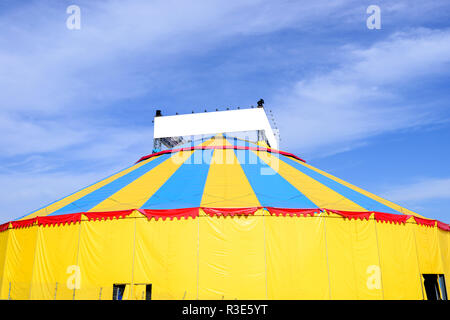 Dans les festivals de cirque Construction , avec tente et show Banque D'Images