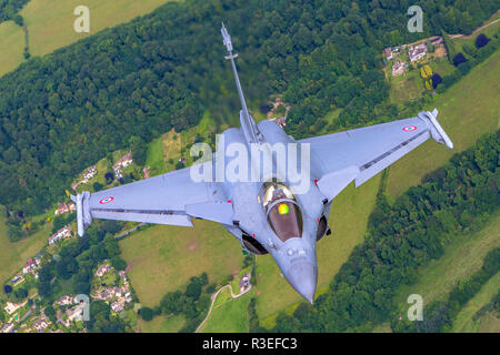 Dassault Rafale est un bimoteur français canard, aile delta, l'avion de combat polyvalent conçu et construit par Dassault Aviation. Équipé d'un grand r Banque D'Images