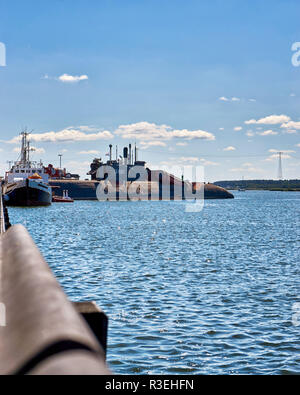 Port de Peenemünde sur la mer Baltique l'île de Usedom. Dans l'arrière-plan le sous-marin soviétique. Banque D'Images