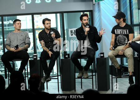 NEW YORK, NY - 03 MAI : création présente Zack Merrick, Rian Dawson, Jack Barakat et Alex Gaskarth de tous les temps faibles discutent de leur dernier album 'jeunes' Renegade à construire Studio le 3 mai 2017 à New York. (Photo par Steve Mack/S.D. Mack Photos) Banque D'Images