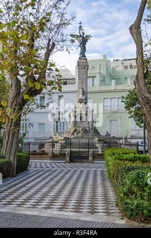 Monument à la marquis de Comillas, un homme d'affaires espagnol, par les pairs, et immensément riche magnat du transport maritime, propriétaire foncier, l'Alameda Apodaca parc public Banque D'Images