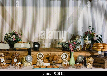 Dans les déserts de mariage candy bar Banque D'Images