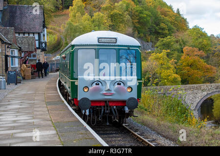 LLANGOLLEN, UK - 27 octobre 2018 : la partie du train diesel Thomas le réservoir du moteur l'affichage à la gare de Llangollen Banque D'Images