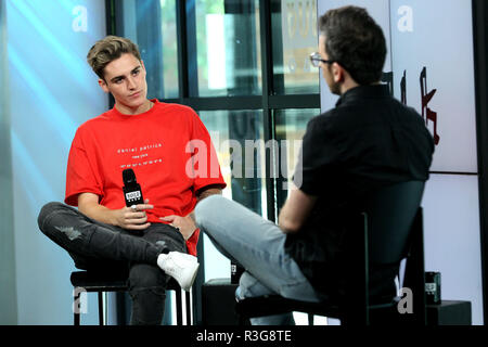 NEW YORK, NY - 19 MAI : création présente son nouveau Sammy Wilk discuter ligne de vêtements Wilk à construire Studio le 19 mai 2017 dans la ville de New York. (Photo par Steve Mack/S.D. Mack Photos) Banque D'Images