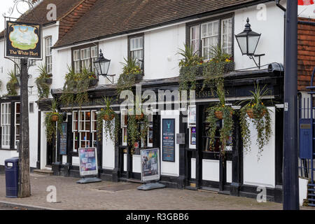 CRAWLEY, West Sussex/UK - 21 novembre : le public de White Hart House à Crawley West Sussex le 21 novembre, 2018 Banque D'Images