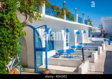 Restaurant tunisien's close-up. Sidi Bou Said - ville du nord de la Tunisie connue pour son architecture bleu et blanc Banque D'Images