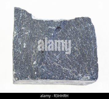 La macro photographie de minéraux naturels à partir de la collection géologique - Ardoise sur fond blanc Banque D'Images