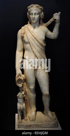 Dioniso (Baco). Dios de la vendimia y el vino. Estatua de mármol. Siglo II. Procedente de Alaquas (Provincia de Valencia). Museo Arqueológico Nacional. Madrid. España. Banque D'Images