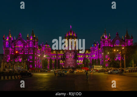 09-Nov-2017-World Heritage Victoria Terminus Chhatrapati Shivaji Maharaj VT maintenant Terminus gare CST bâtiment 'illumination' de nuit ; Bomba Banque D'Images