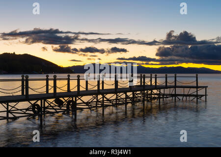 Le lac Sevan, Sunrise, Gegharkunik Province, l'Arménie Banque D'Images