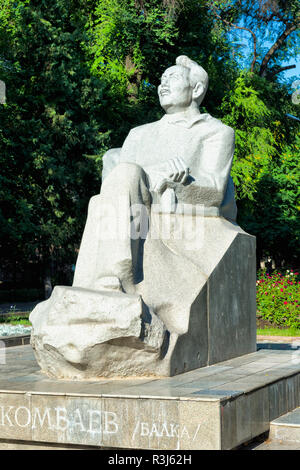 Aaly Tokombaev Statue, Parc Dubovy, Bichkek, Kirghizistan Banque D'Images