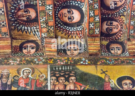 Plafond peint avec angel face, l'église de Debre Birhan Sélassié (Trinité et la montagne de lumière), Gondar, Éthiopie Banque D'Images