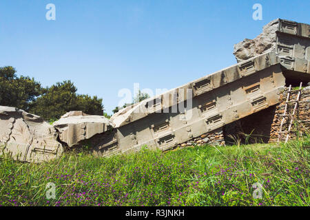 La plus grande stèle Aksumite, cassé où il est tombé, les ruines de la ville ancienne d'Axoum, Site du patrimoine mondial de l'UNESCO, de l'Éthiopie Banque D'Images