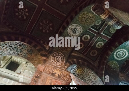 À l'intérieur de l'église Saint Uraiel, une des églises rupestres rock à Lalibela (Site du patrimoine mondial de l'UNESCO), de l'Éthiopie Banque D'Images