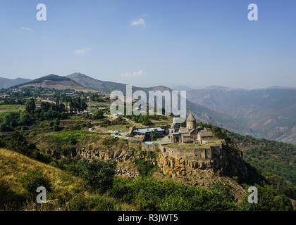 Monastère de Tatev panorama pittoresque vue à couper le souffle en été Banque D'Images