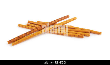 Bâtonnets de bretzel cracker salé isolé sur fond blanc Banque D'Images