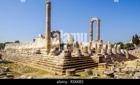 Les ruines de Didymes sont situés à une courte distance au nord-ouest de Didim Aydin moderne en province, la Turquie. Banque D'Images