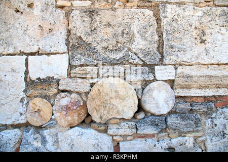 Le sud-ouest de la Turquie, province de Denizli, River Menderes valley, Pamukkale, ruines d'Hiérapolis, constituée de diverses parties de ruines. Banque D'Images