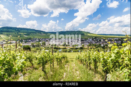 La Moselle à Traben-trarbach Rhénanie-Palatinat en Allemagne. Banque D'Images