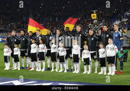 Gelsenkirchen, Allemagne. 19 Nov, 2018. Une Ligue de soccer : Nations Unies, Allemagne - Pays-Bas, Groupe, Groupe 1, 6ème journée dans la Veltins Arena. Les joueurs allemands sont sur le terrain. Credit : Friso Gentsch/dpa/Alamy Live News Banque D'Images